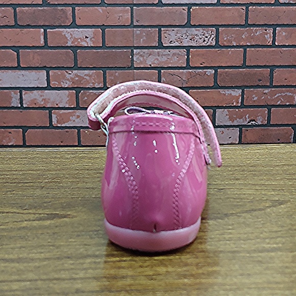 Dogi® Girls Raspberry Pink Patent Leather Flats - Picture 4 of 7
